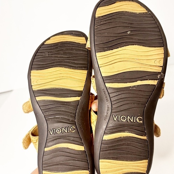 VIONIC Rest Amber Orthotic Adjustable Cork Sandal | Size 7 - Picture 4 of 5